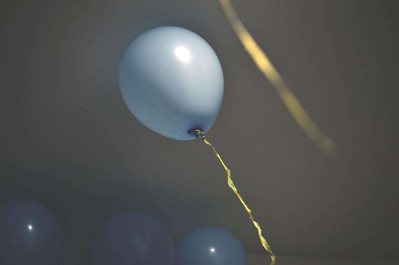 30-jahre-hornig-immobilien-luftballon-steigt